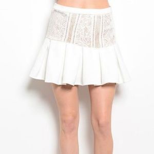 White pleated skater skirt PRICE FIRM